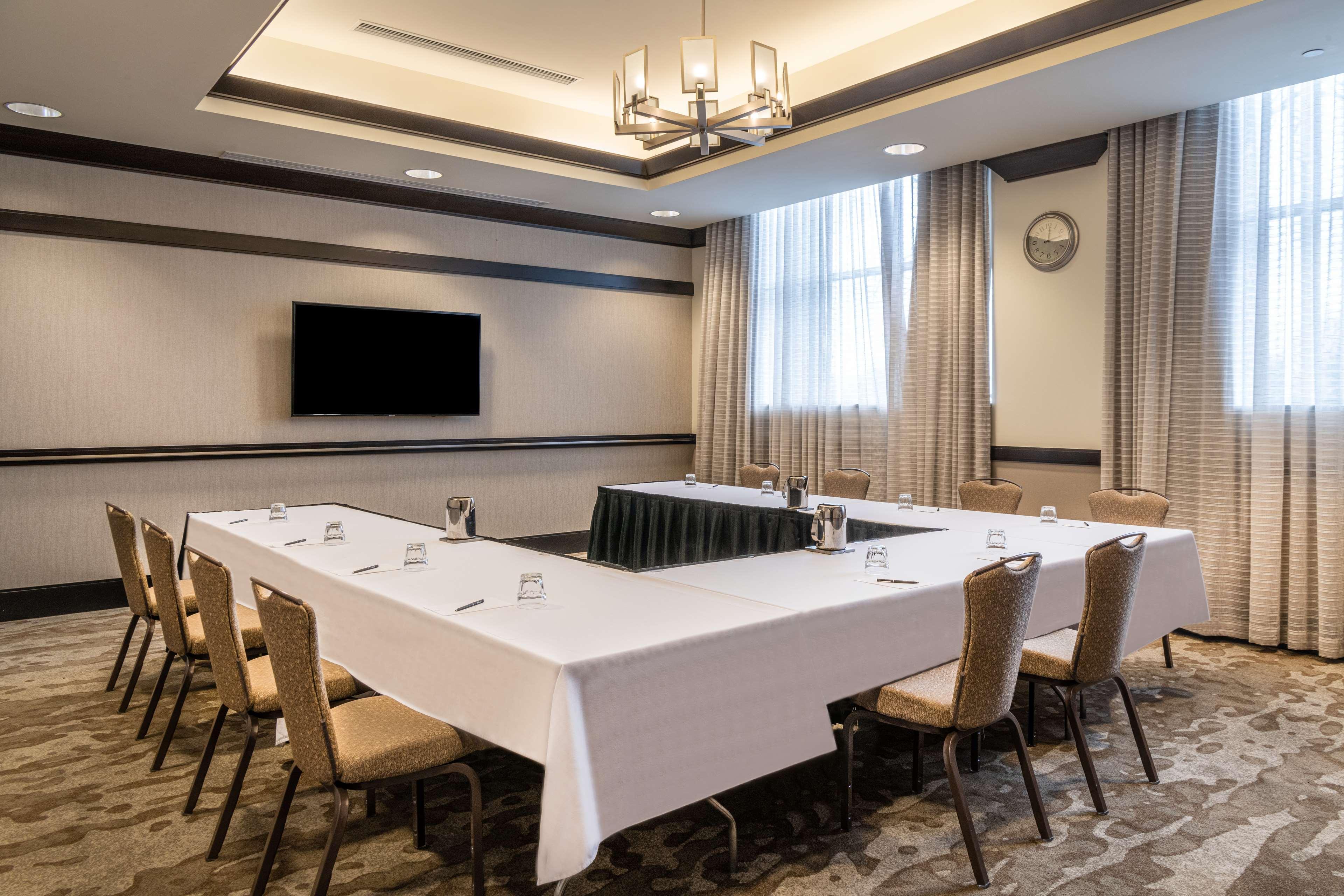 Hilton Columbus/polaris 4*