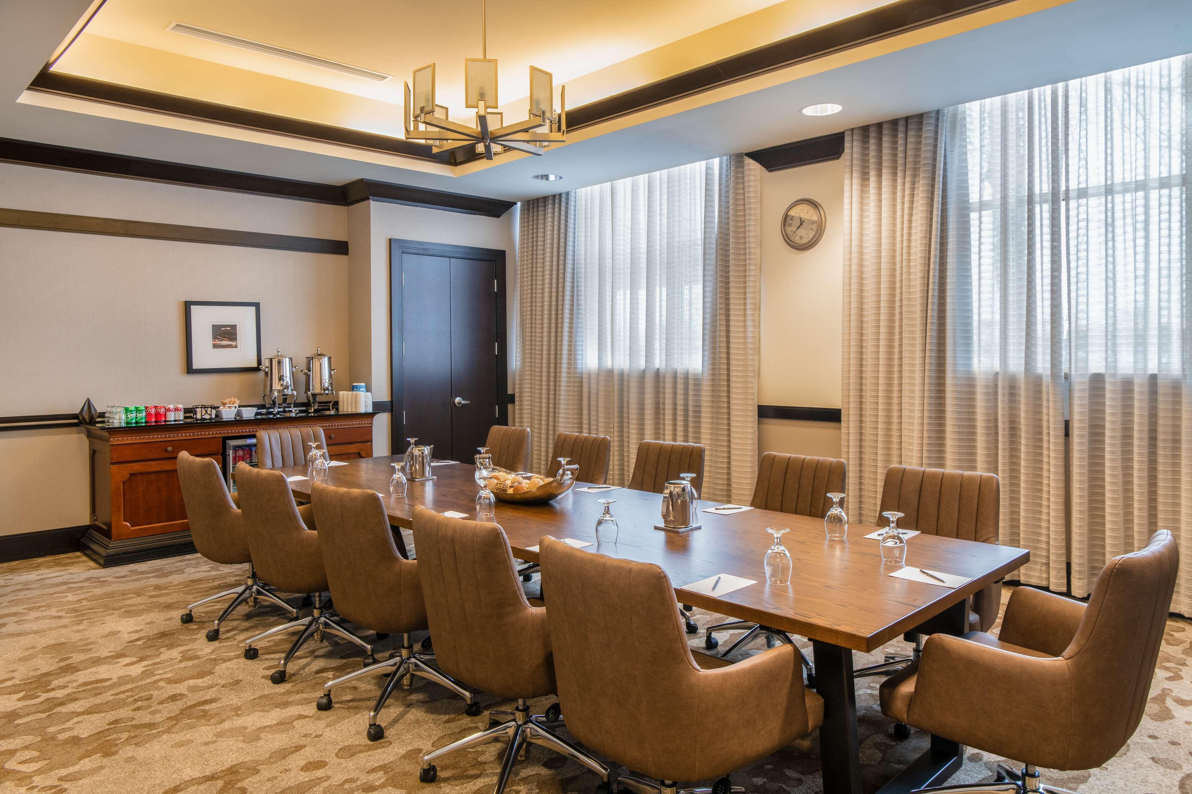 Hilton Columbus/polaris Hotel 4*