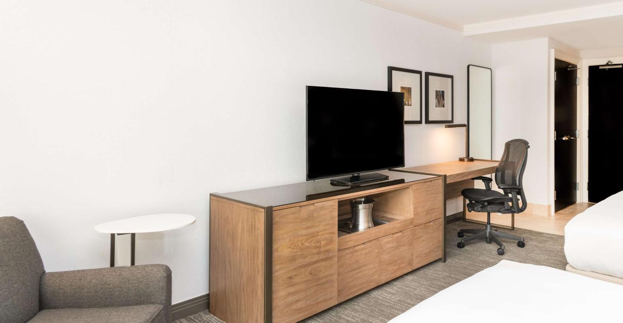 Hotel Hilton Columbus/polaris 4*