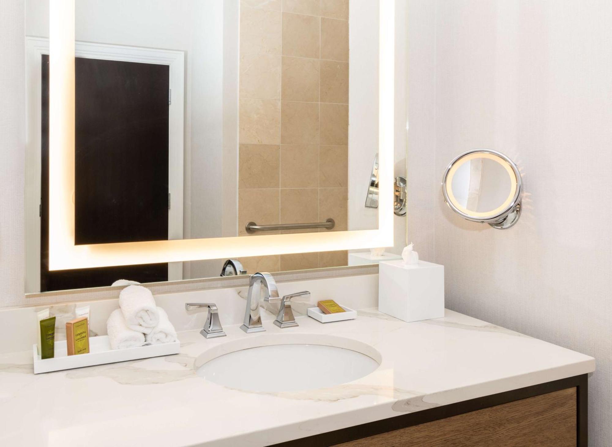 Hilton Columbus/polaris Hotel 4*